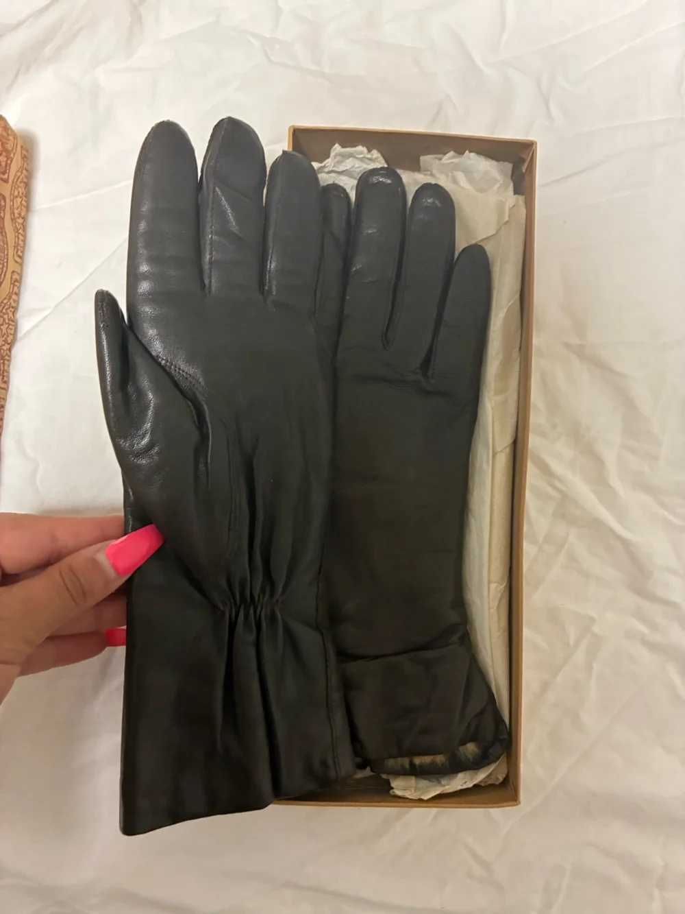 Vintage Black Leather Women’s Gloves - size Medium